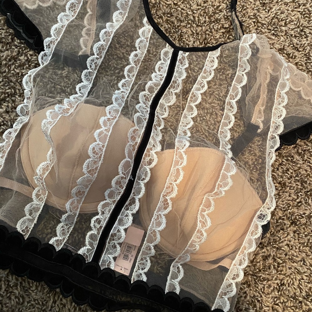 Victoria’s Secret Top